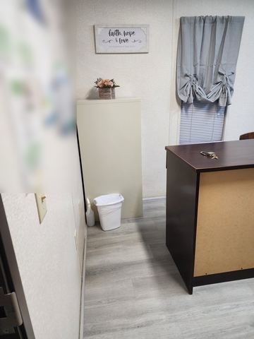 The office's new flooring, photo 2