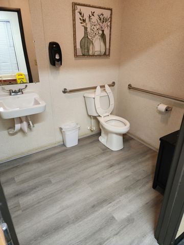 The office's new flooring, photo 4